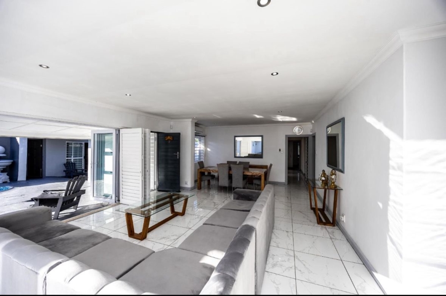 5 Bedroom Property for Sale in Baysville Eastern Cape